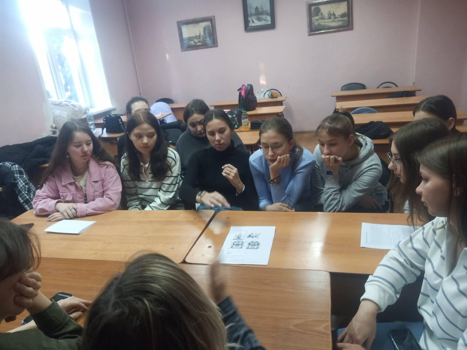 Заседание студенческого научного кружка «Мир вокруг нас: языки и культуры»